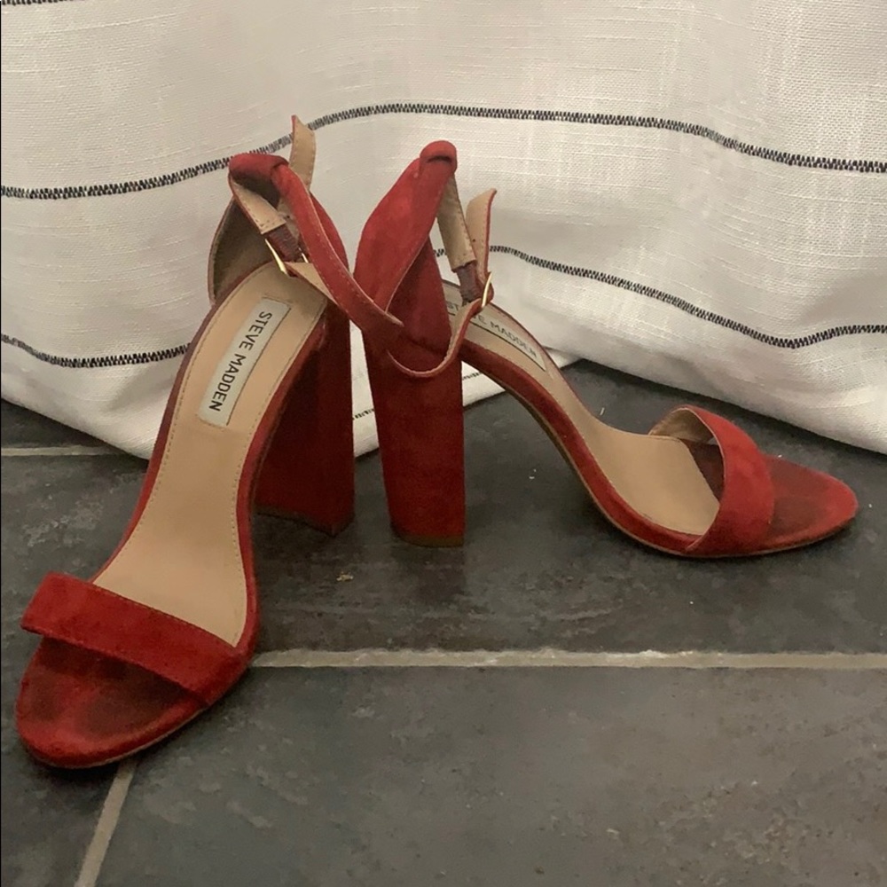Red Heels - Picture 4 of 4